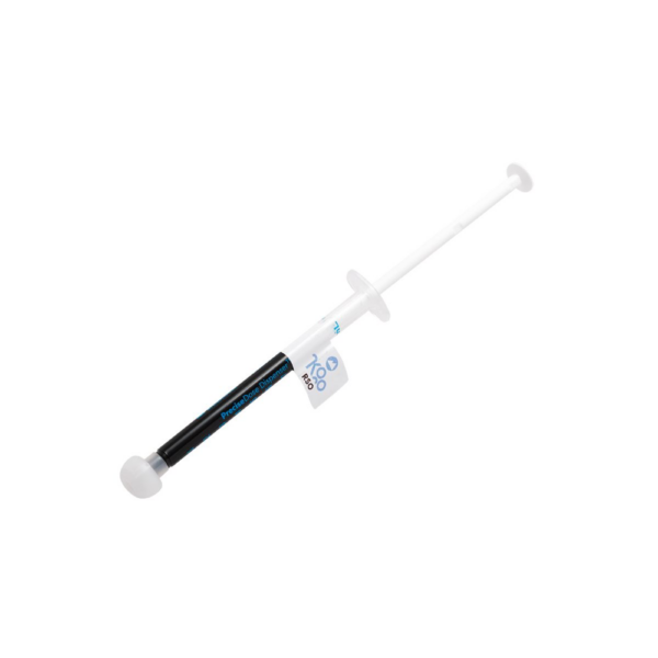 An image of a 1 gram syringe of Rick Simpson Oil on a white background