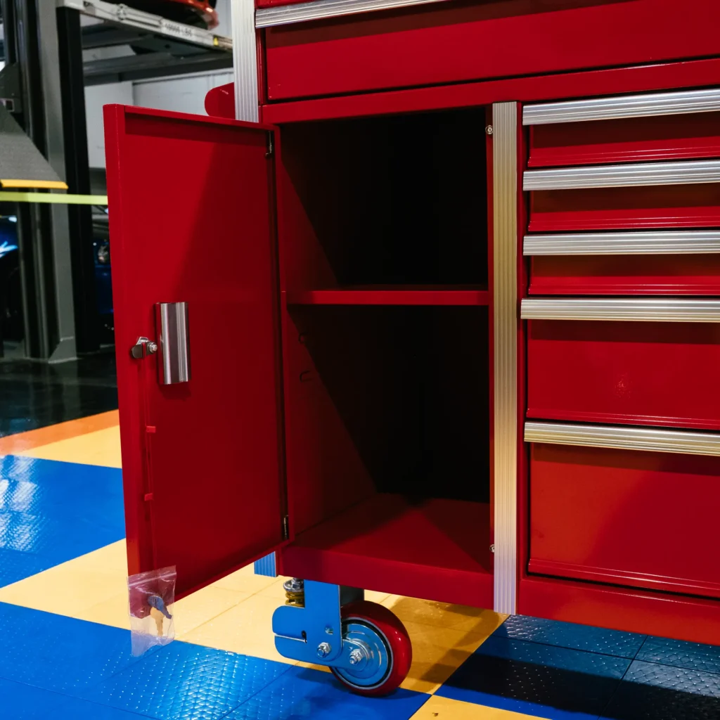Lift King Tool Chest garage gear, detail view 8